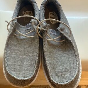 Hey Dude Gray Youth Wally sz 2